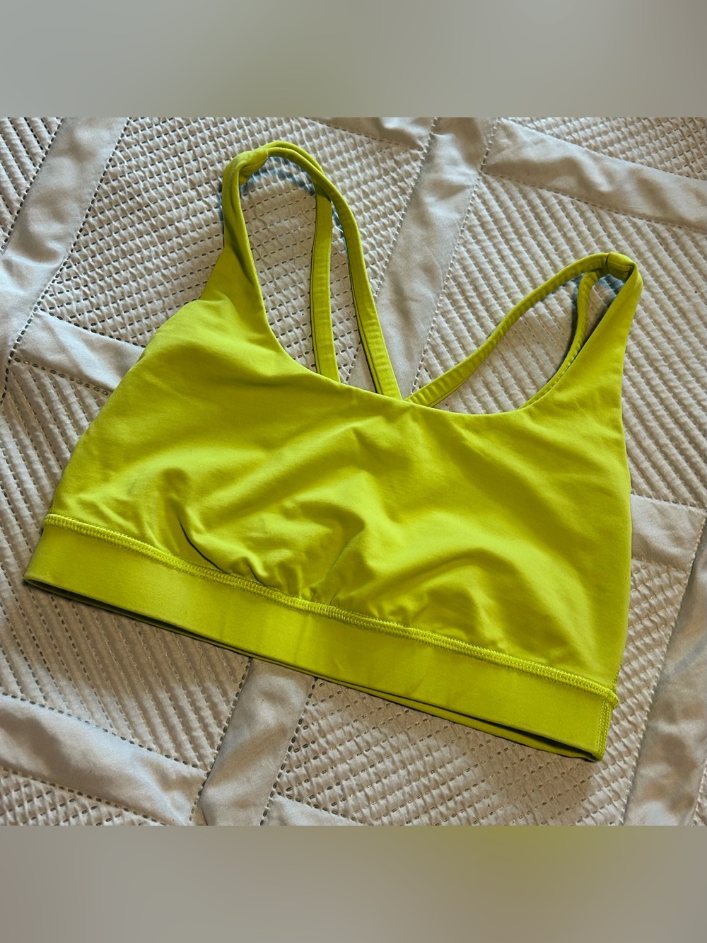 Lululemon Energy Bra - Lucid Lime (Size 4) 2017